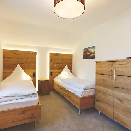 Nyaraló Ferienhaus Schweiger *
